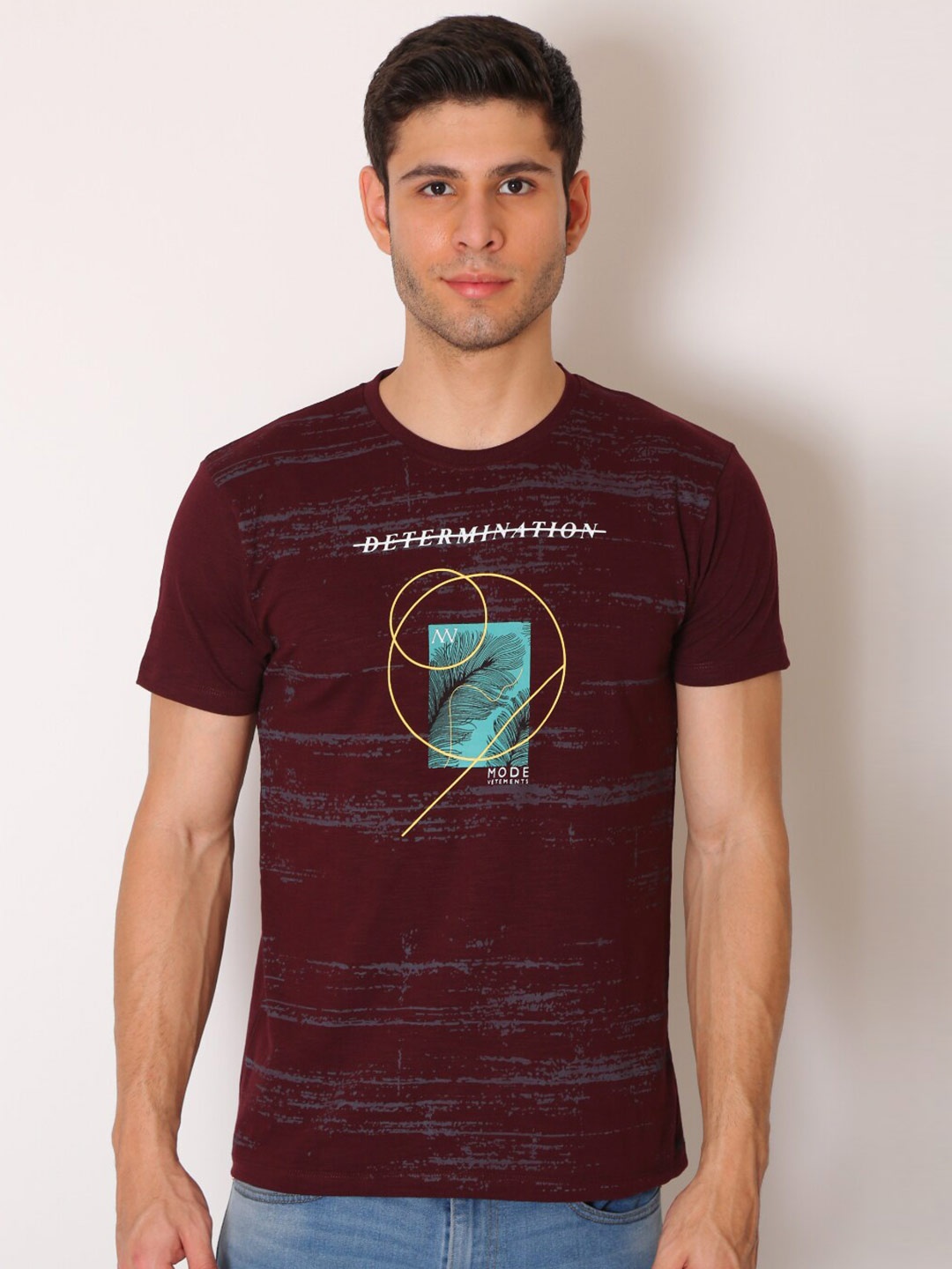 

Mode Vetements Men Maroon Typography Printed Slim Fit T-shirt