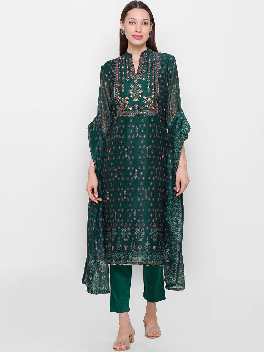 

ZOLA Women Green Yoke Design Empire Chanderi Silk Kurti with Trousers & With Dupatta