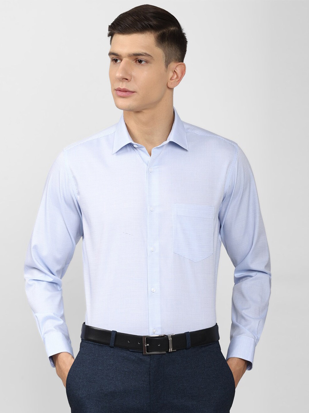 

Van Heusen Men Blue Checked Formal Shirt