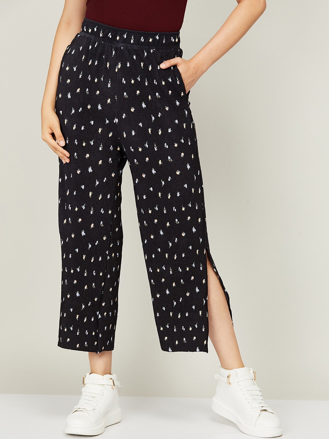 

Ginger by Lifestyle Women Black Floral Printed Pleated Trousers