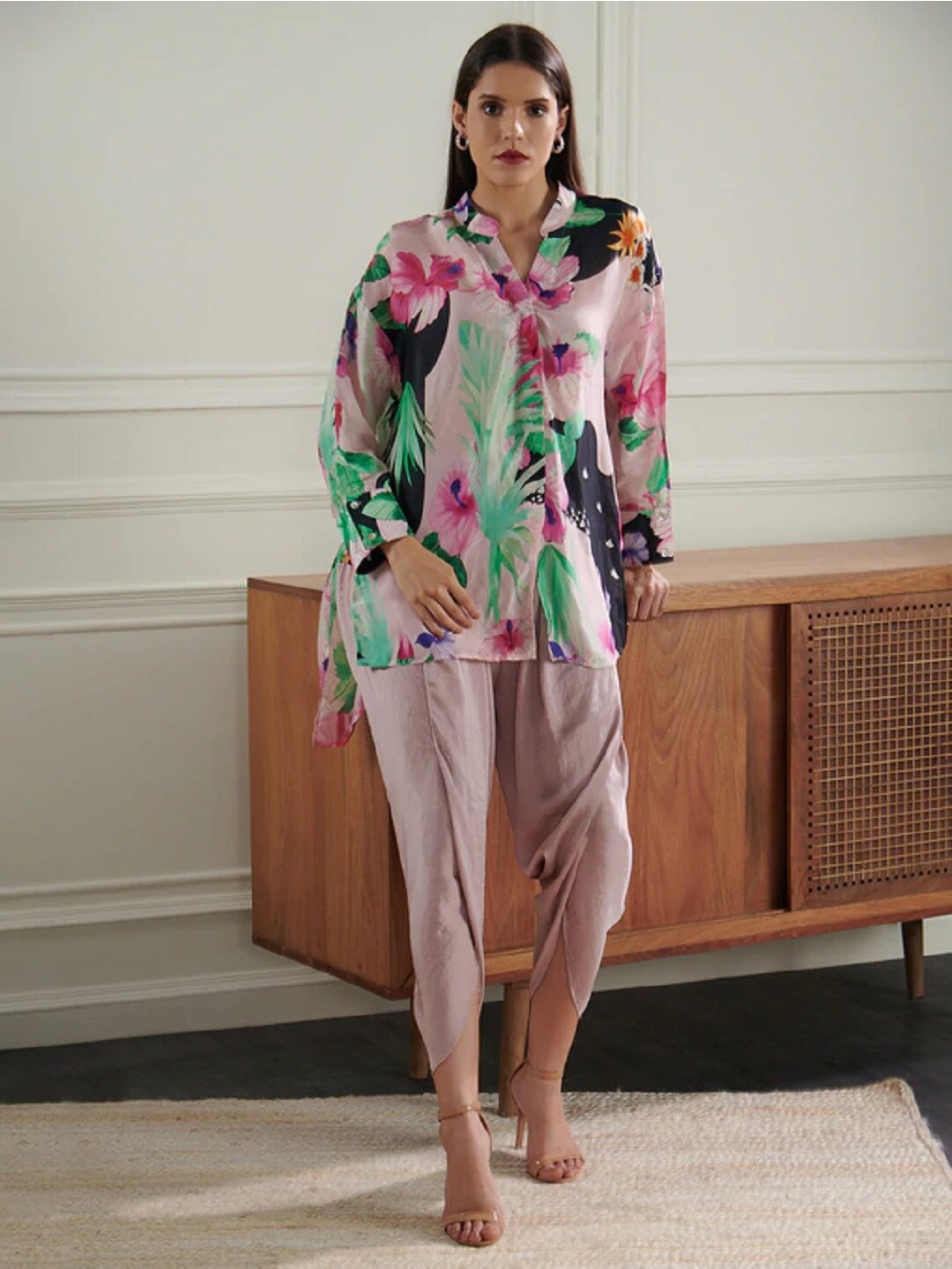 

CHIQUE Women Multicoloured Mandarin Collar Printed Tunic, Multi