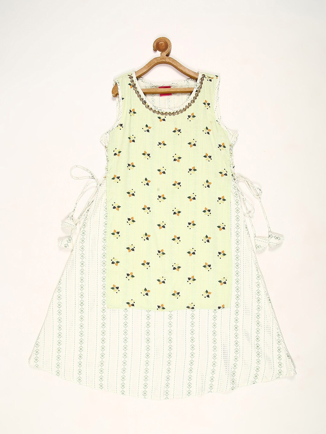 

V2 Value & Variety Green Floral Printed Kurti