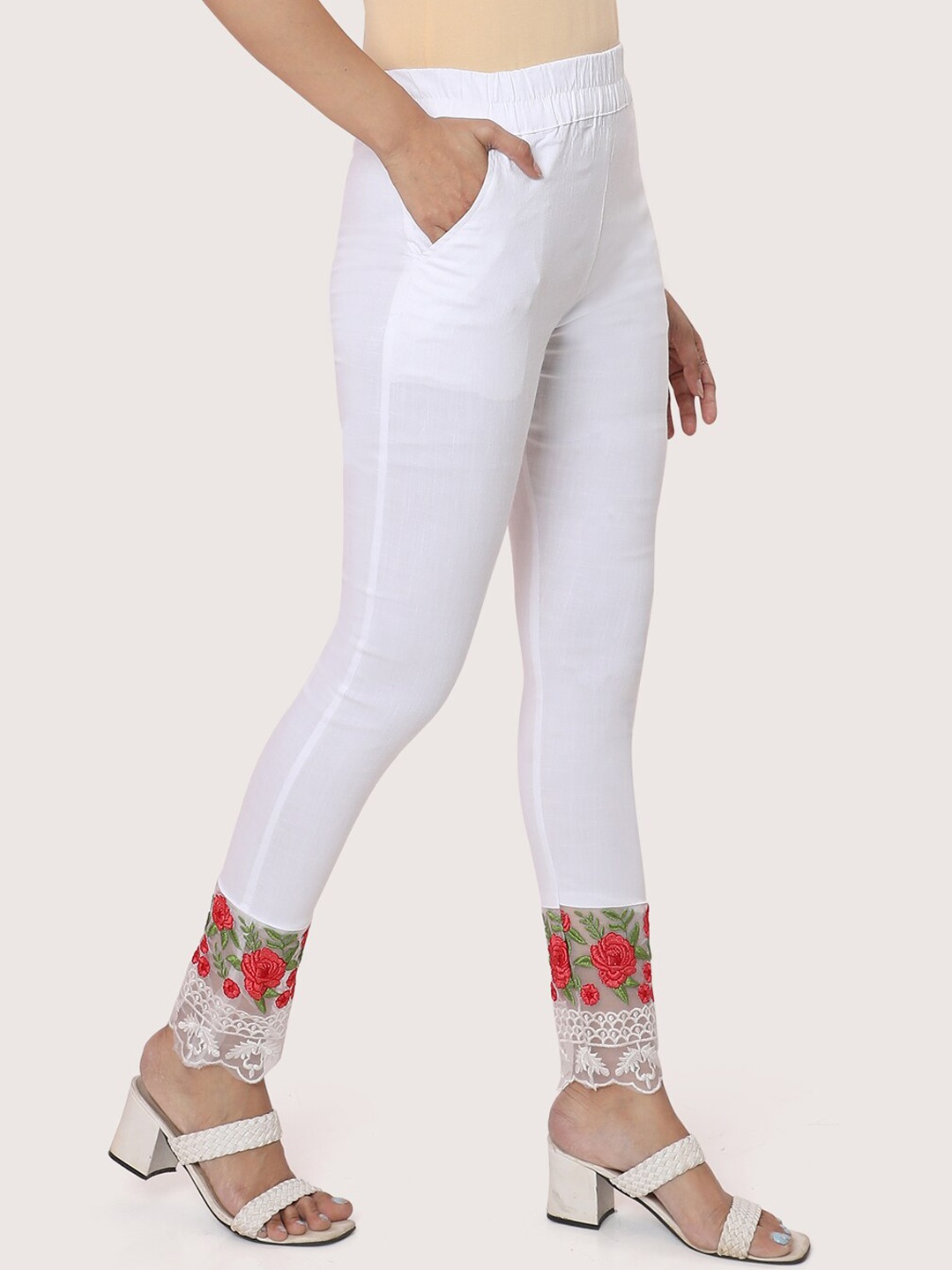 

ZRI Women White Solid Smart Trousers