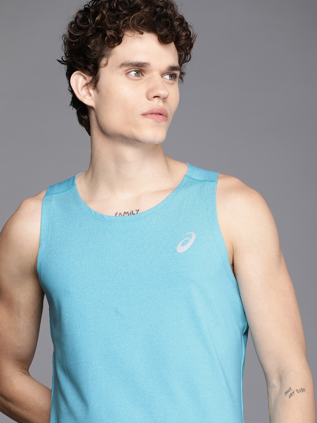 

ASICS Men Blue Solid Sleeveless Running T-shirt