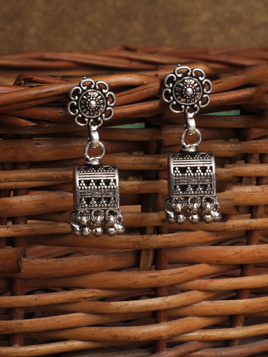 

SANGEETA BOOCHRA Silver Oxidised Floral Drop Earrings