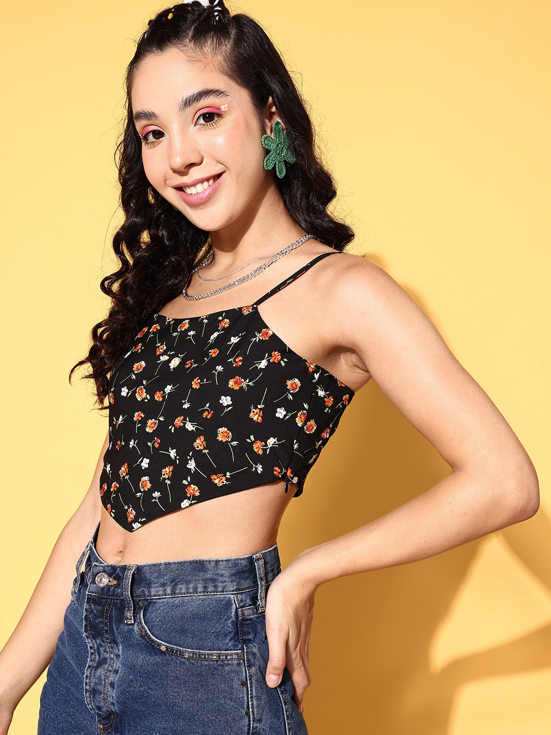

Berrylush Black Floral Scarf Top