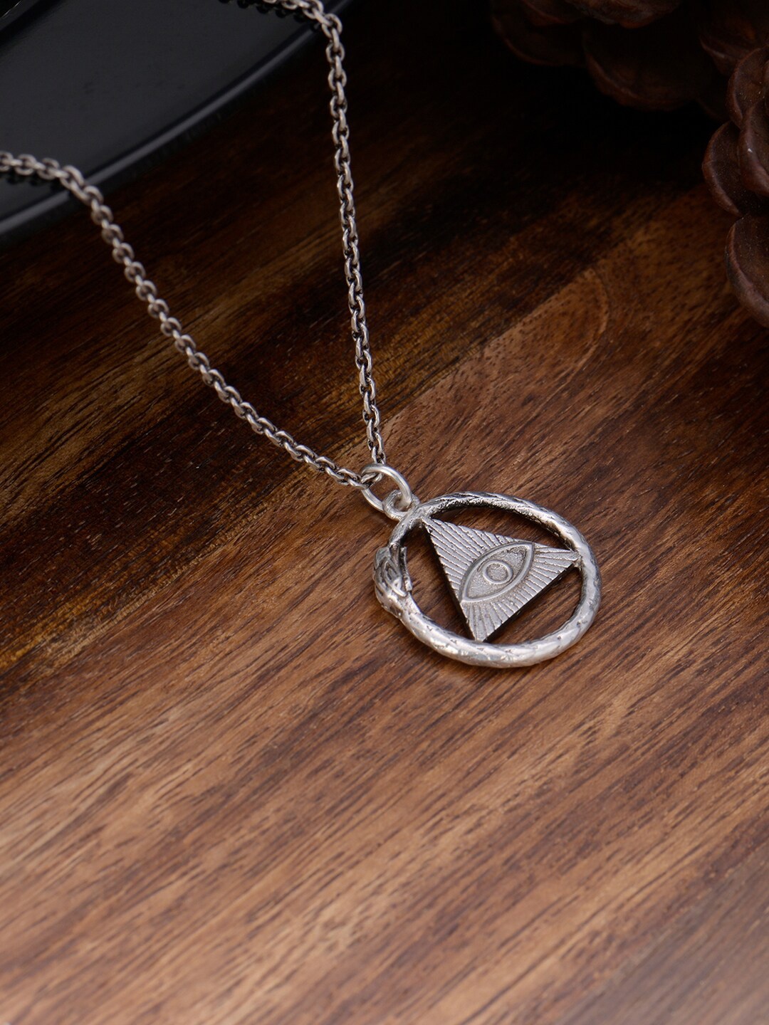 

GIVA Men 925 Sterling Silver Oxidised Eye of Providence Pendant With Link Chain