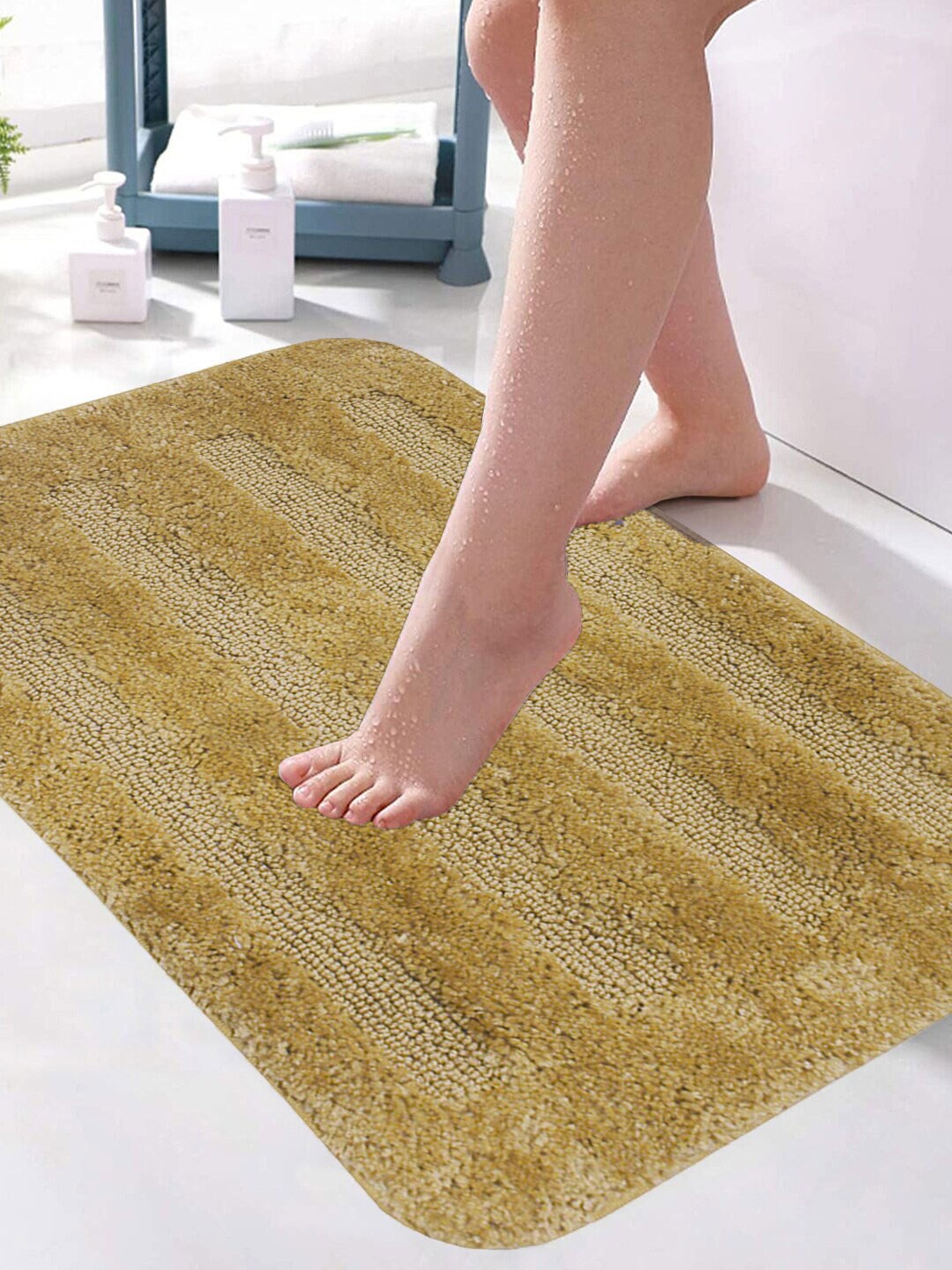 

LUXEHOME INTERNATIONAL Beige Striped Bath Rugs