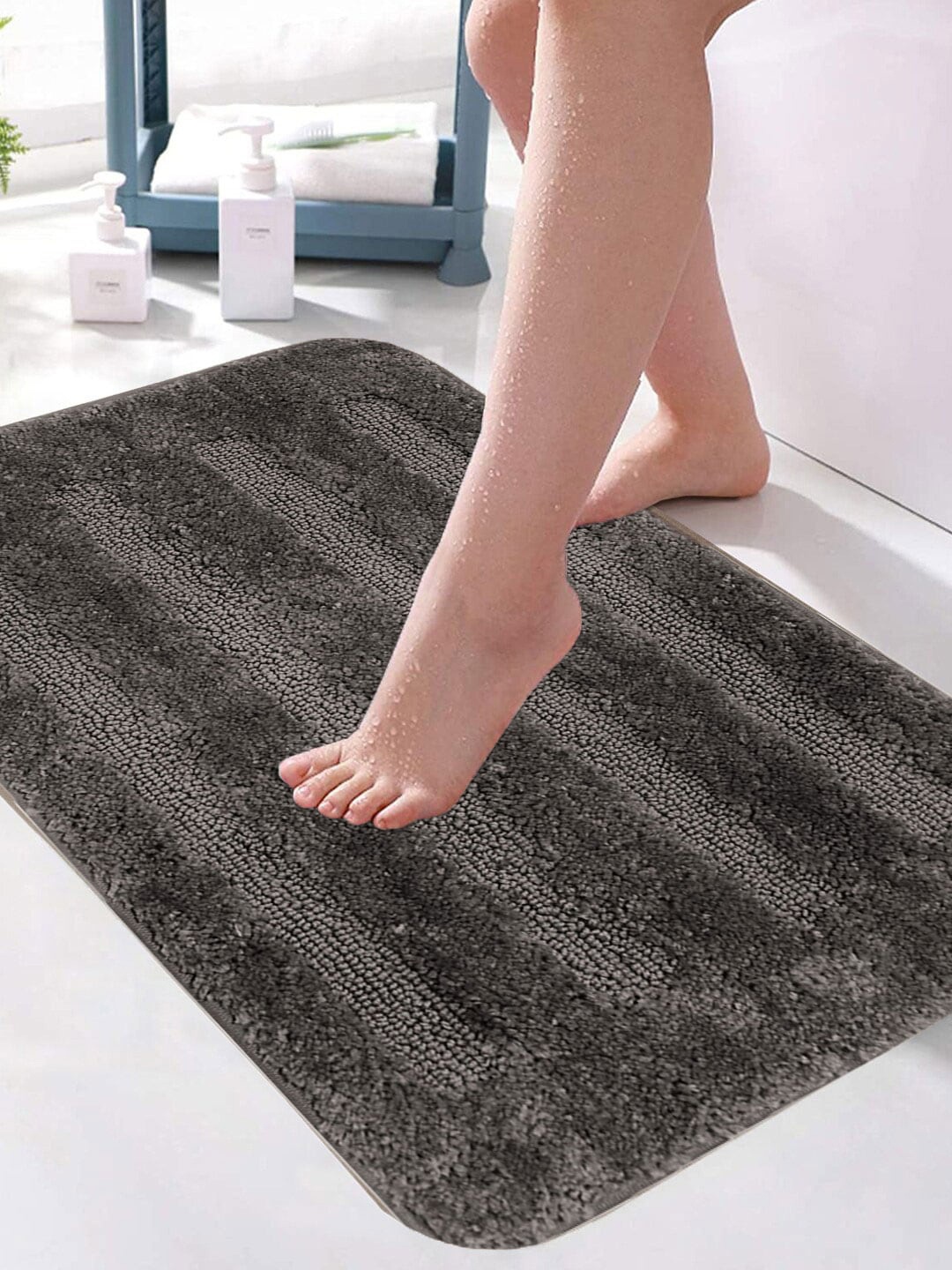 

LUXEHOME INTERNATIONAL Grey Bath Rug