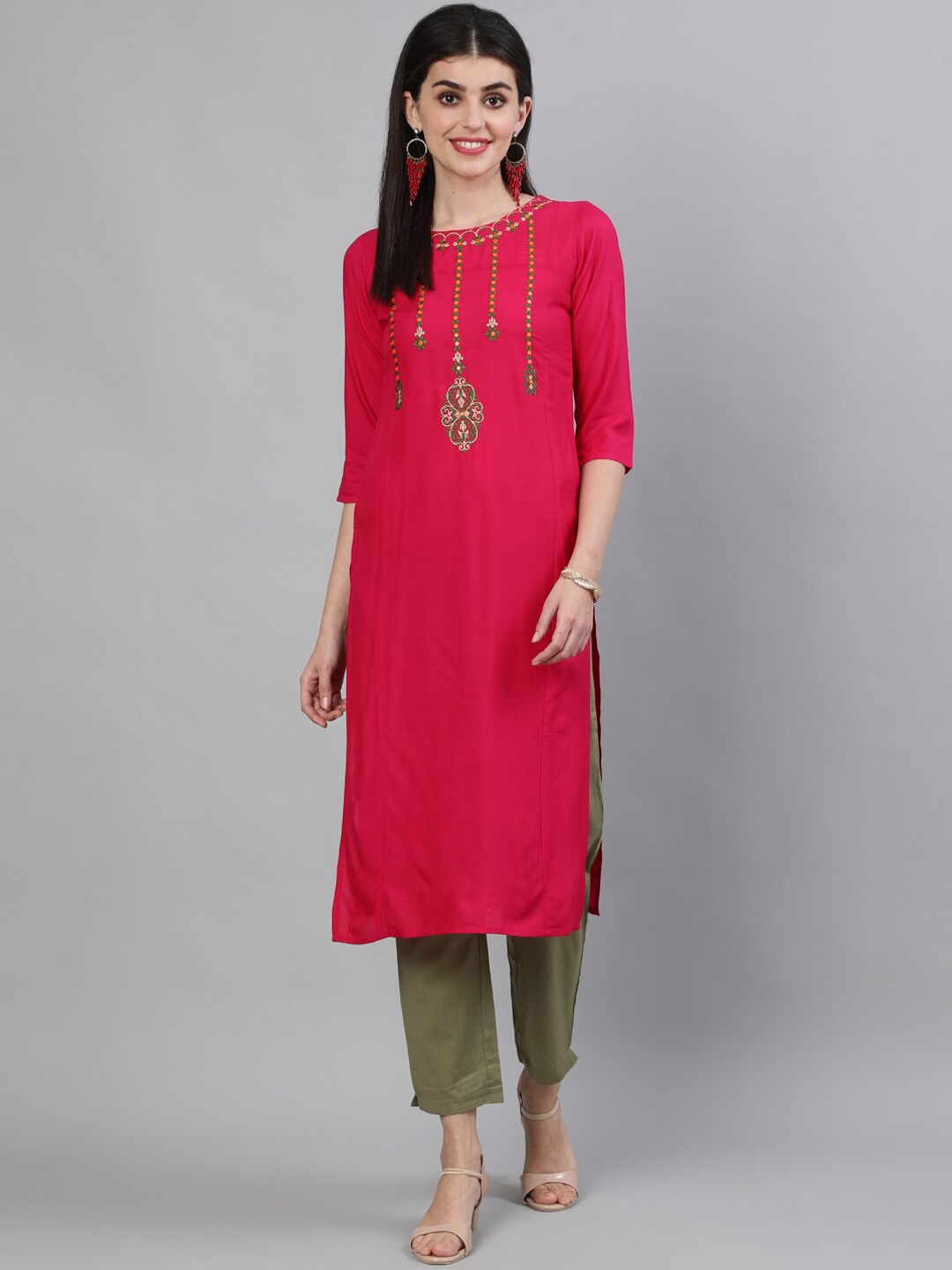 

KIMAYRA Women Fuchsia Embroidered Thread Work Kurta