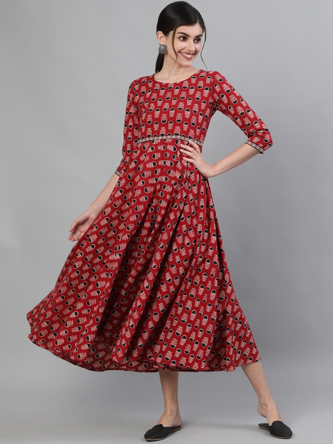 

KIMAYRA Women Maroon Ethnic Motifs Printed Mirror Work Anarkali Kurta