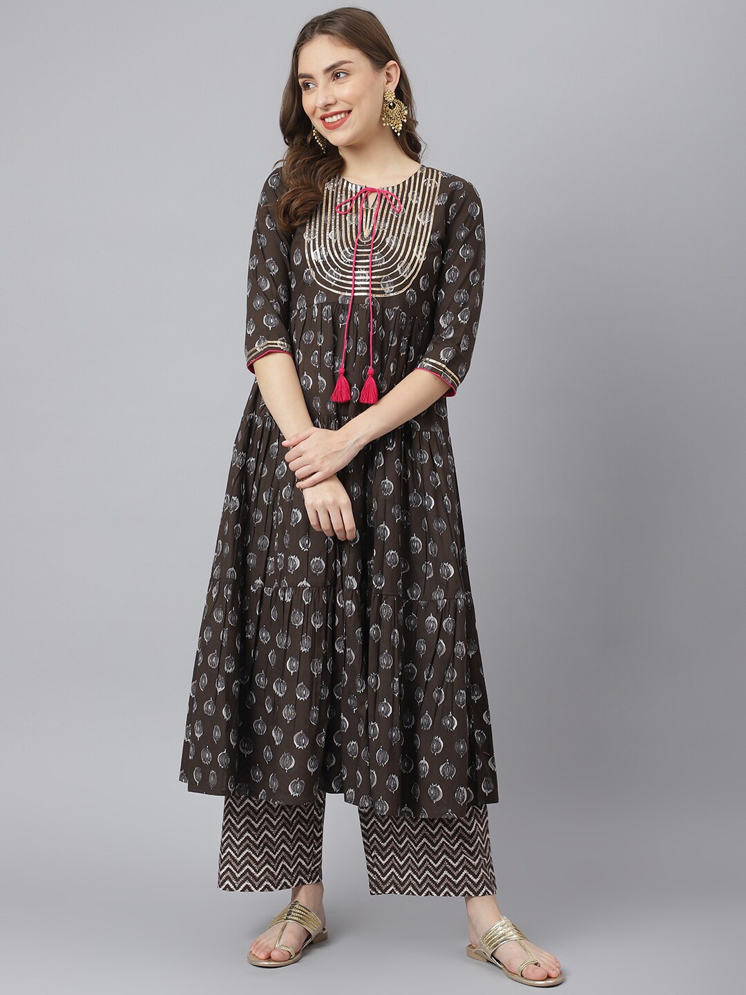 

SIAH Women Black Ethnic Motifs Printed Gotta Patti Pure Cotton Kurta with Palazzos