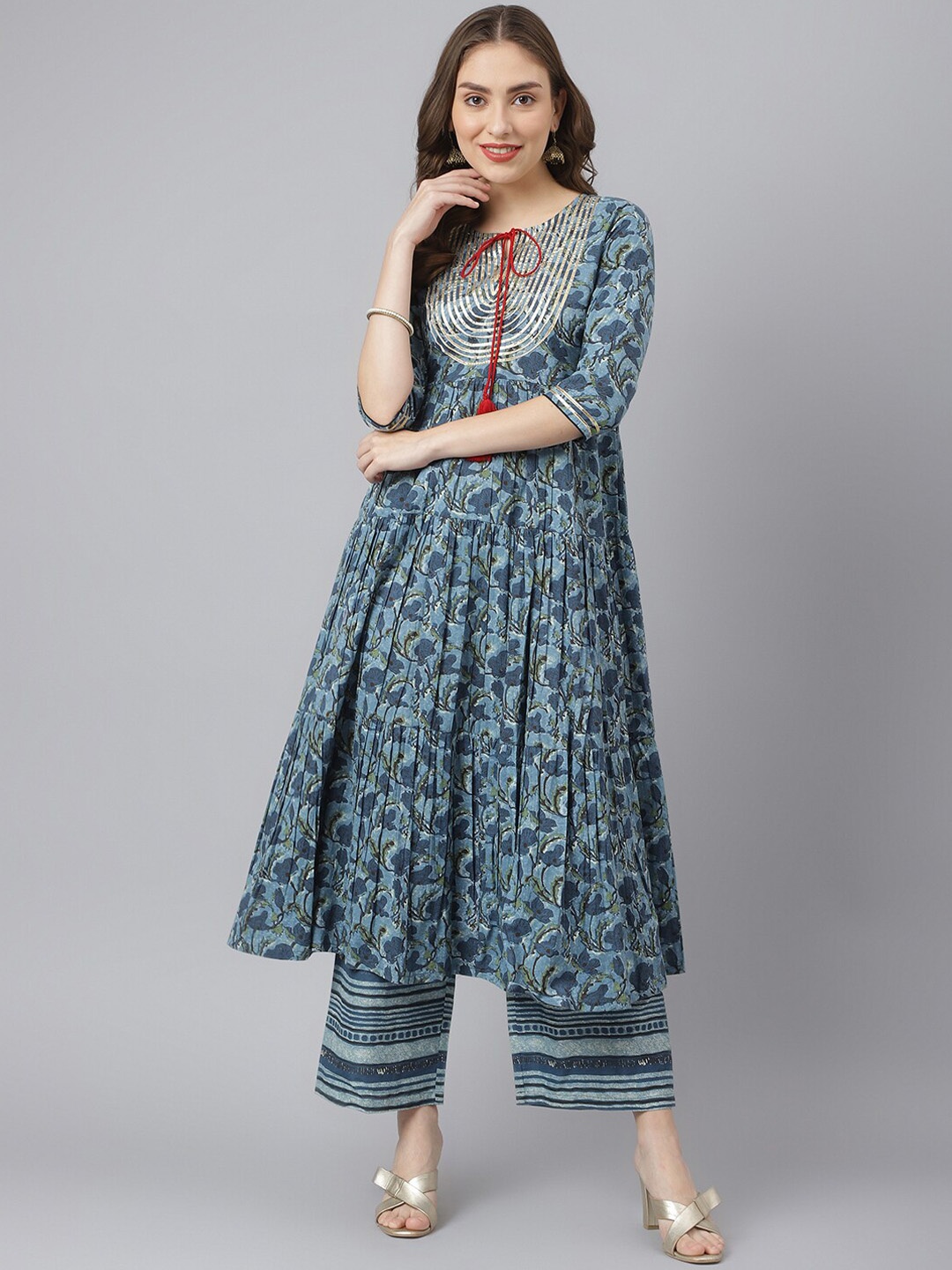 

SIAH Women Teal Ethnic Motifs Printed Pleated Gotta Patti Pure Cotton Kurta with Palazzos