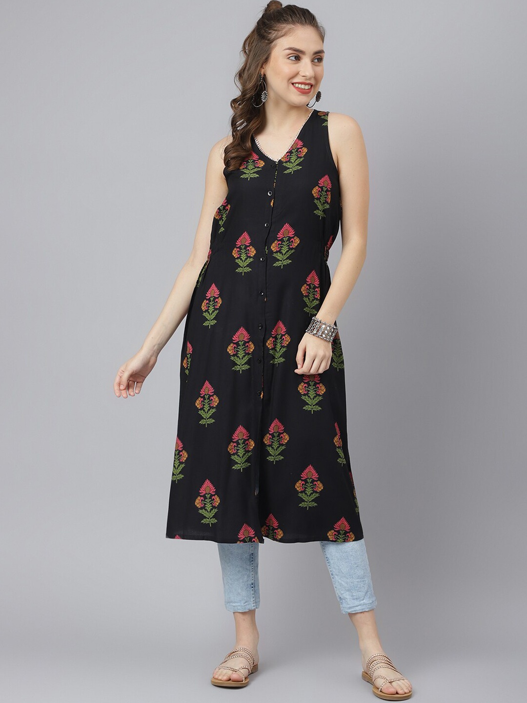 

SIAH Black Ethnic Motifs Printed Floral Kurta