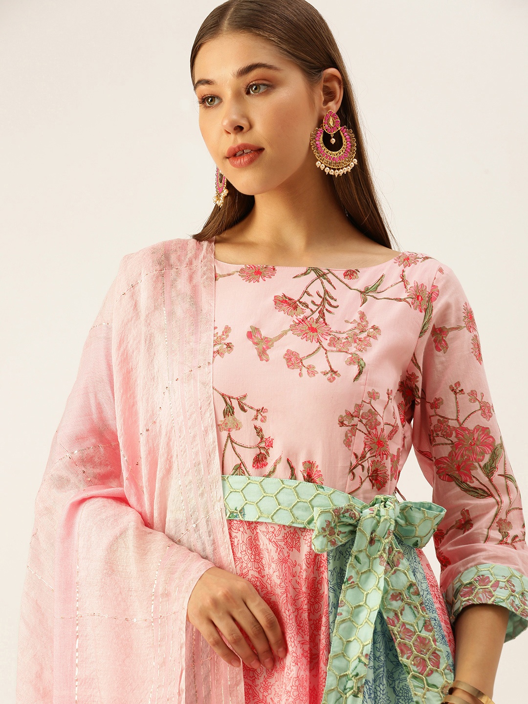 

MAAND Pink & Blue Floral Printed Cotton Panelled Anarkali Kurta Dupatta & Belt