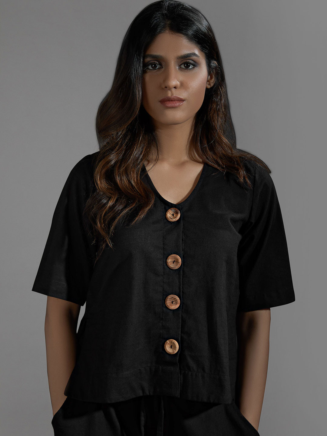 

the kaatn trail Black Solid Poncho Top