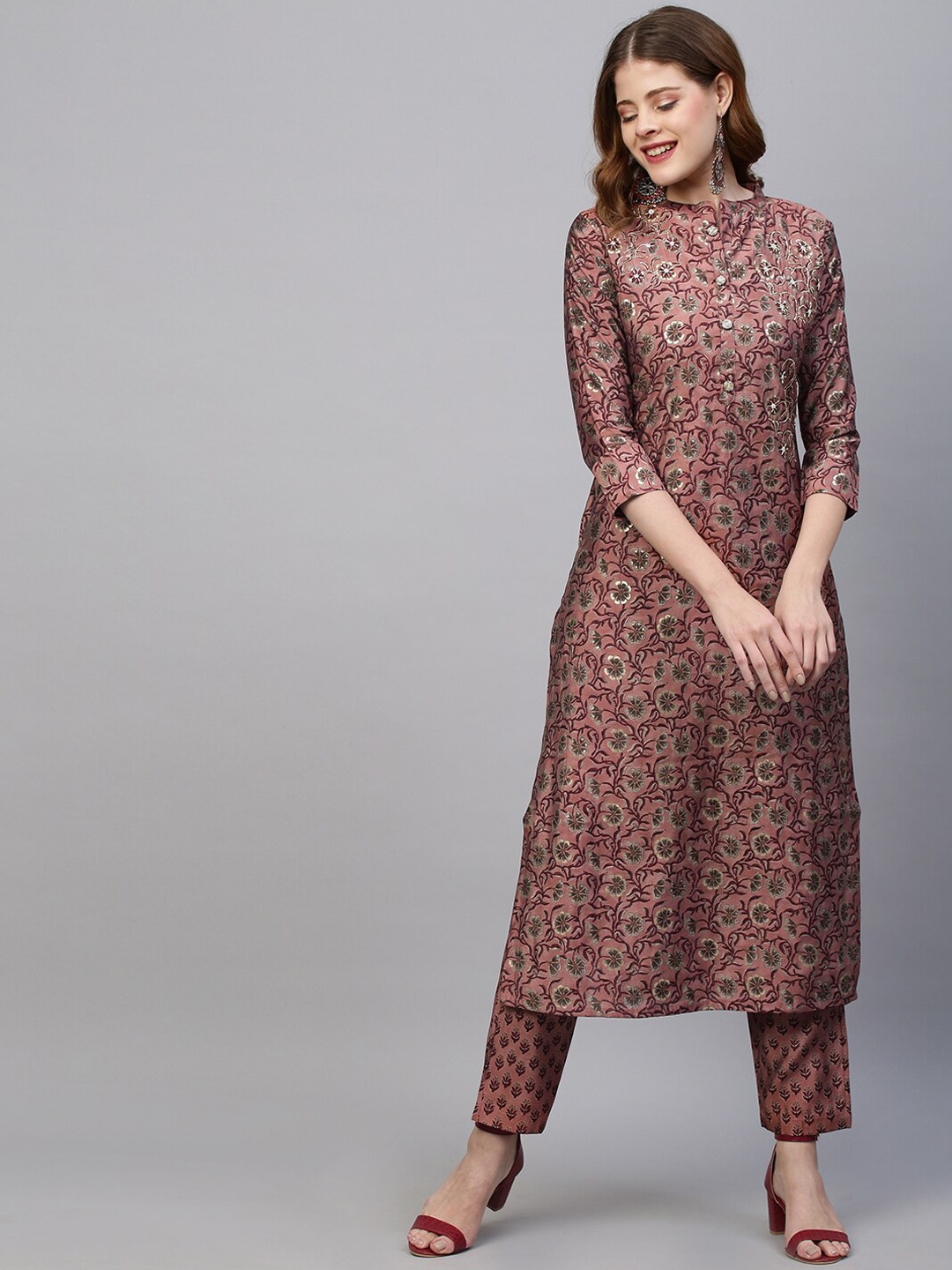 

FASHOR Women Rose Floral Printed Sequinned Kurta with Trousers