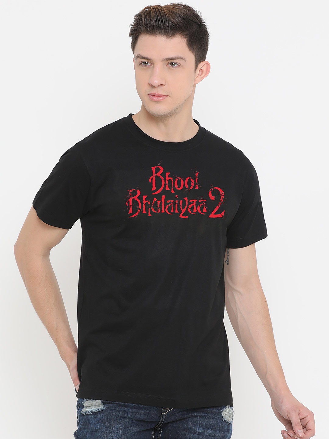 

Fully Filmy Men Black Typography Printed T-shirt