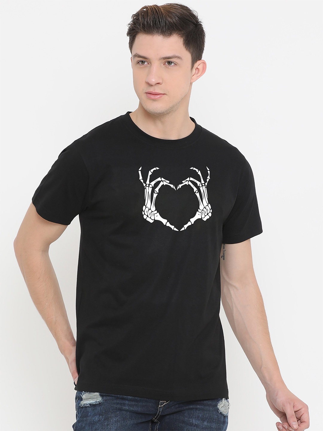 

Fully Filmy Men Red & dark jungle green Printed T-shirt