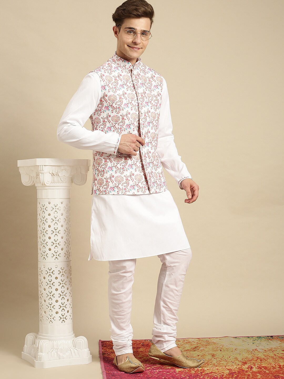 

Sanwara Men White Printed Angrakha Kurta with Churidar