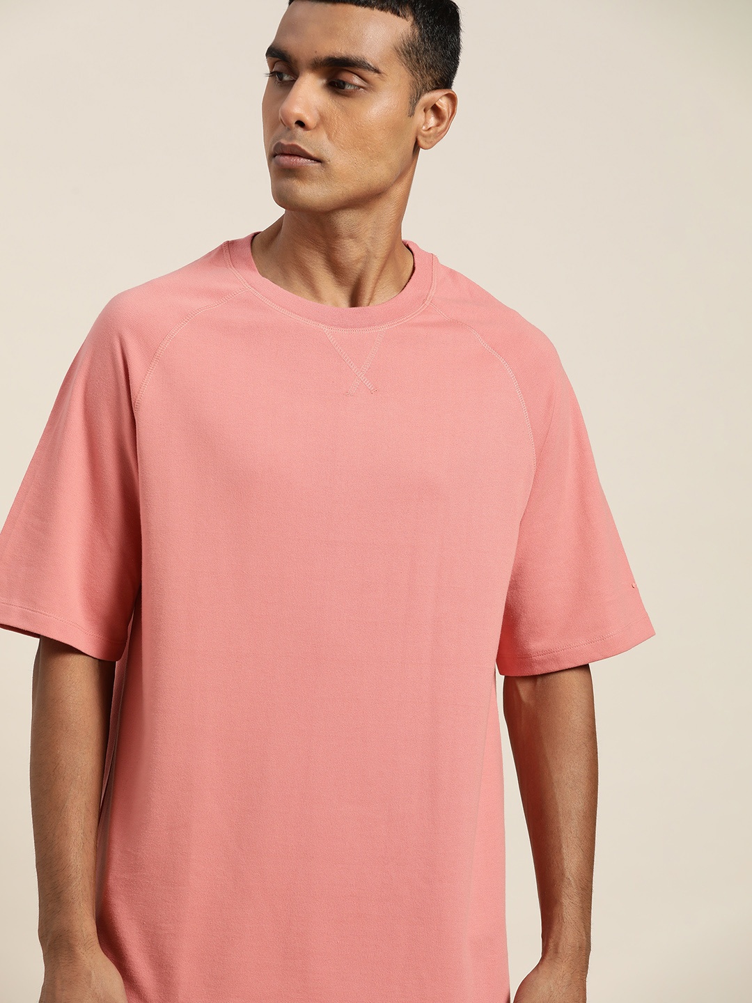 

ether Men Pink Solid Boxy T-shirt