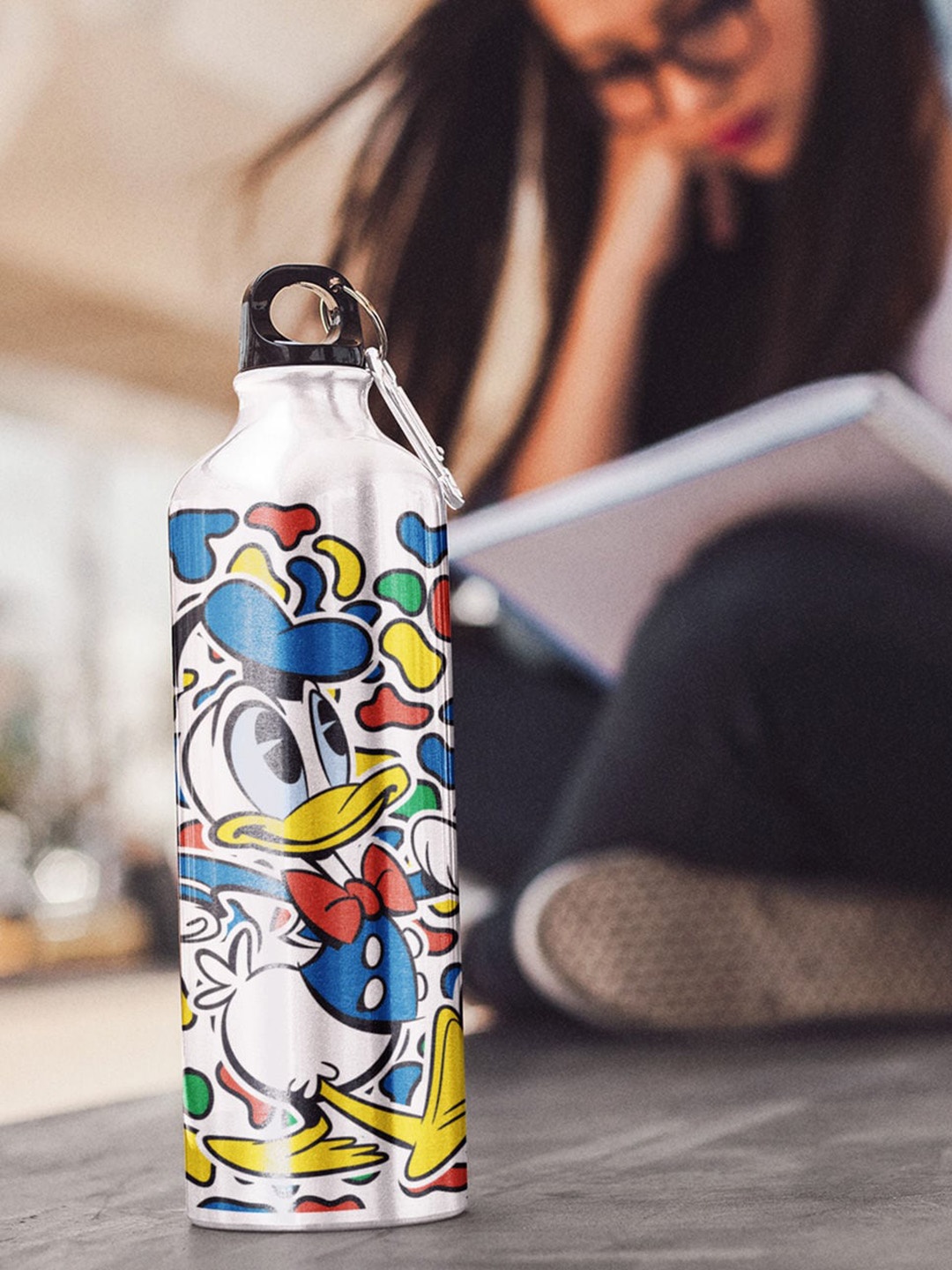 

macmerise Silver-Toned & Blue Printed Aluminium Water Bottle