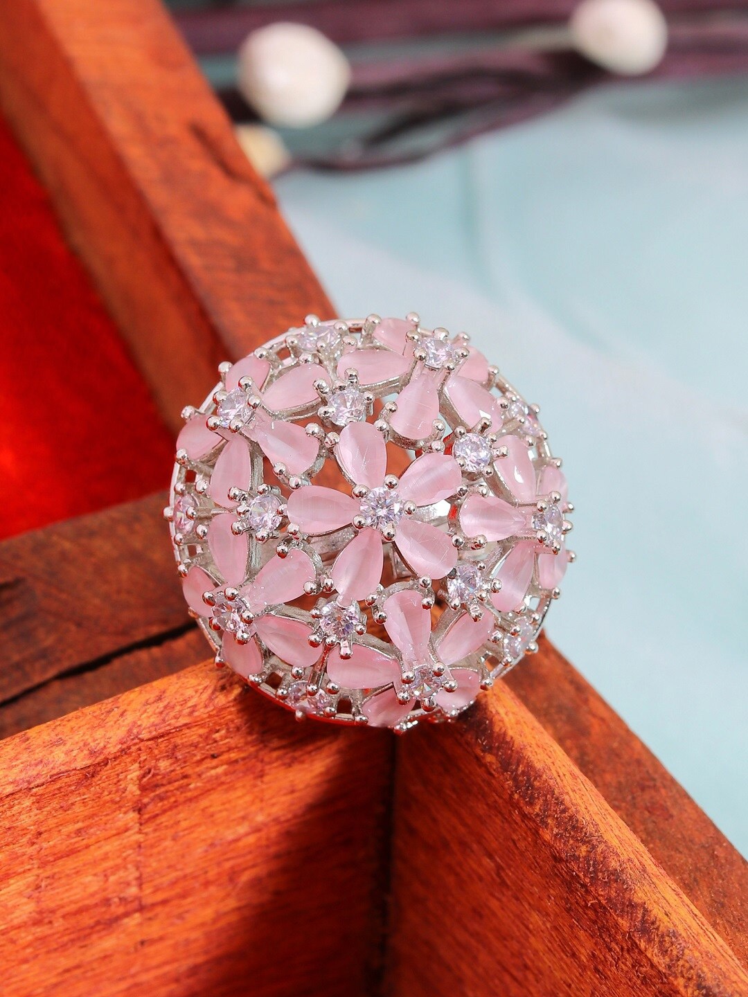 

SwaDev Silver-Plated Pink Stone-Studded Floral Finger Ring