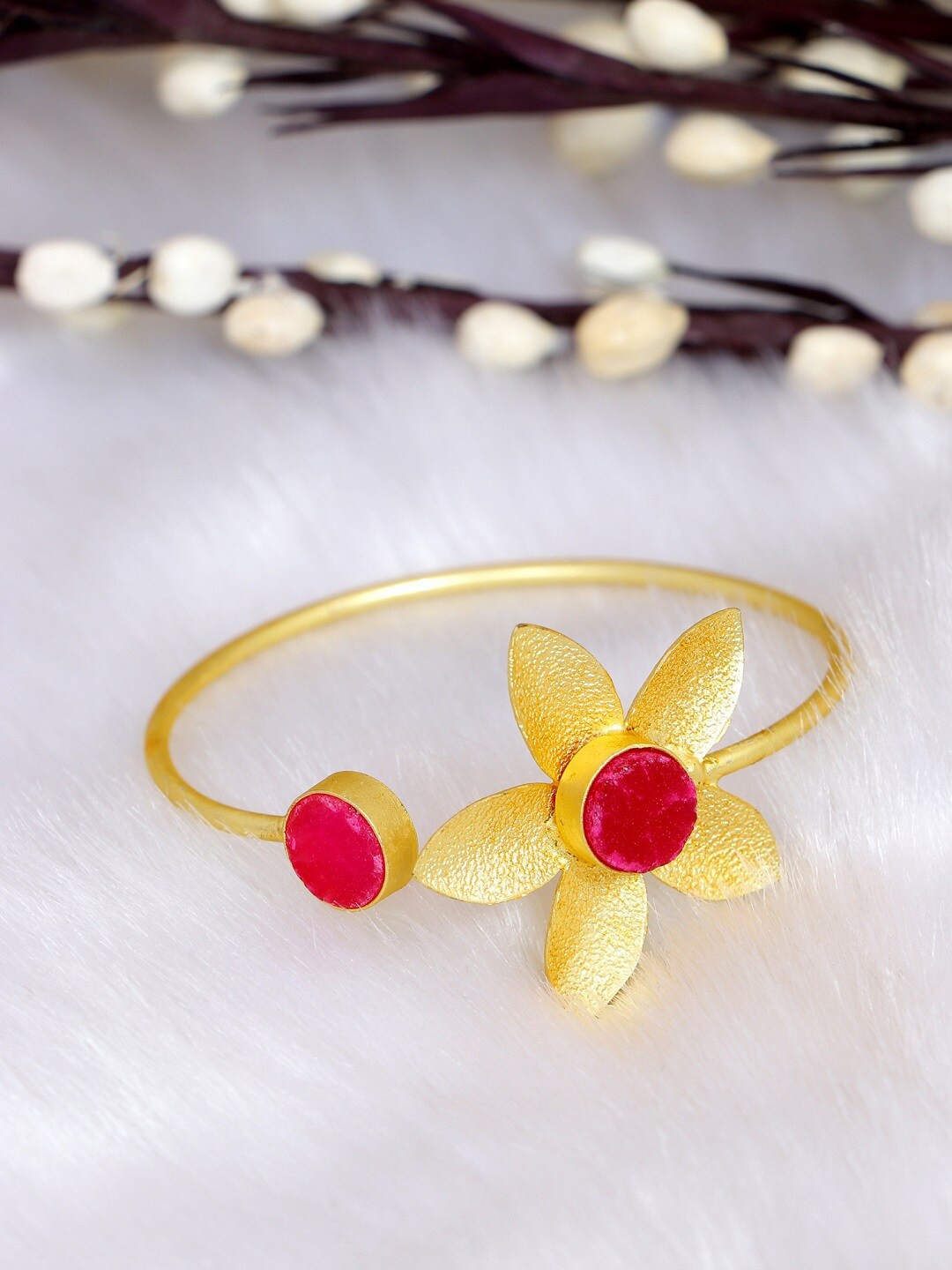 

SwaDev Women Red & Gold-Toned Gold-Plated Cuff Bracelet