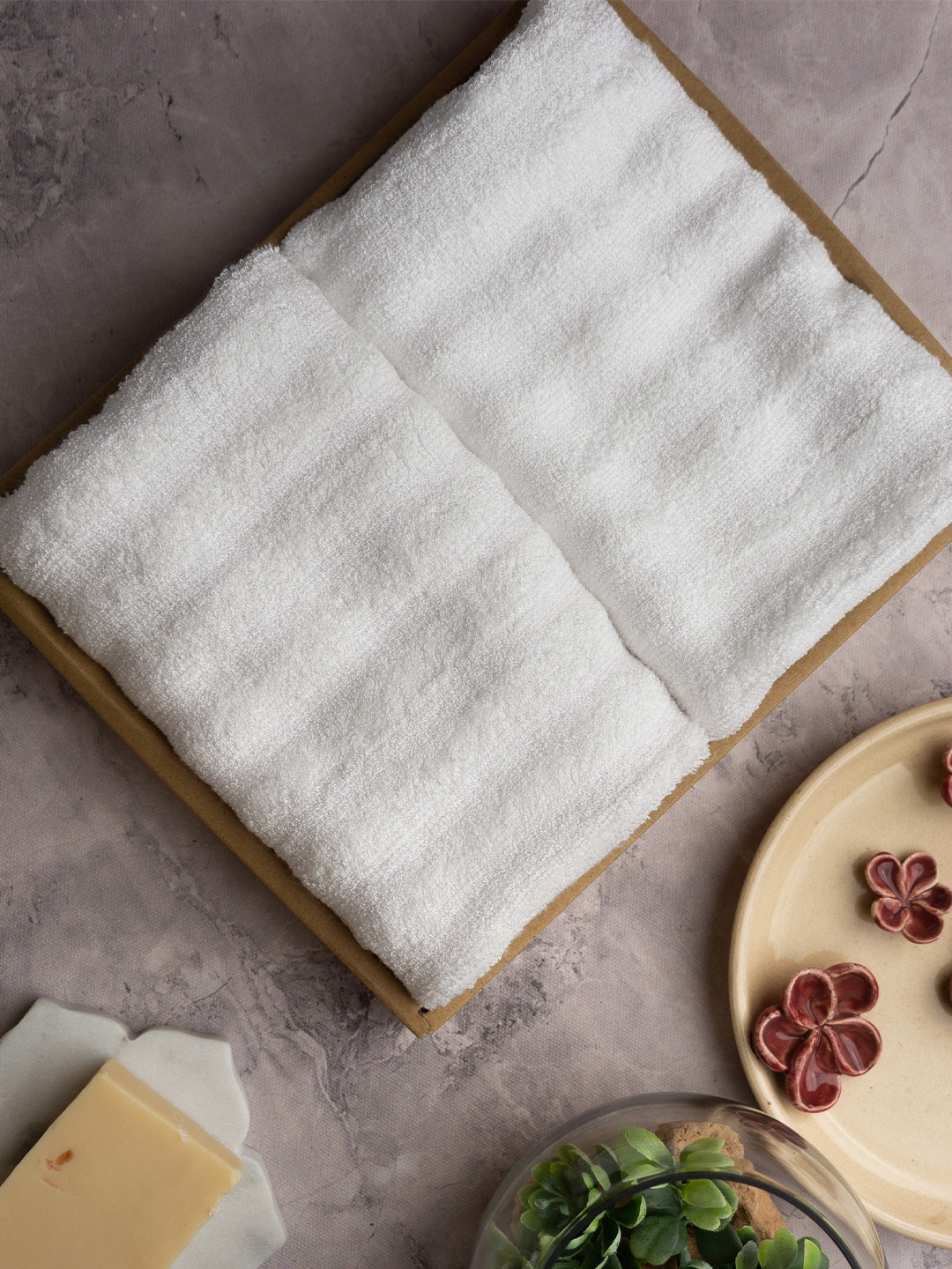 

MUSH Set Of 2 White Solid 600 GSM Ultra Soft & Eco Friendly Bamboo Hand Towel