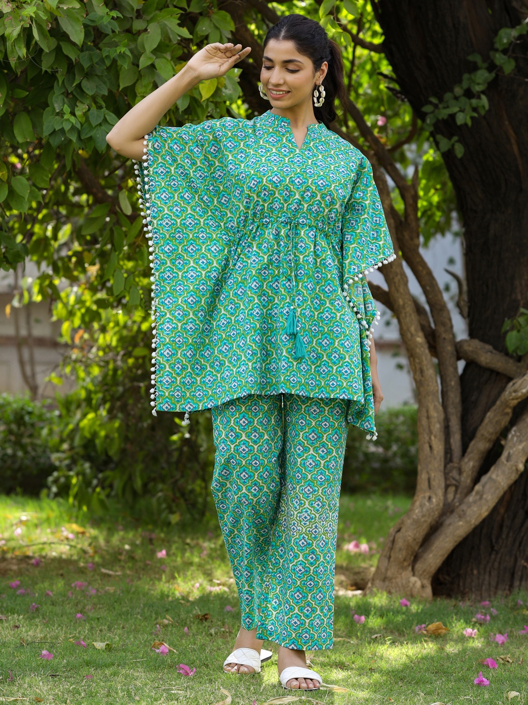 

Jaipur Kurti Ethnic Printed Cotton Kaftan with Pants Lounge Wear, Green