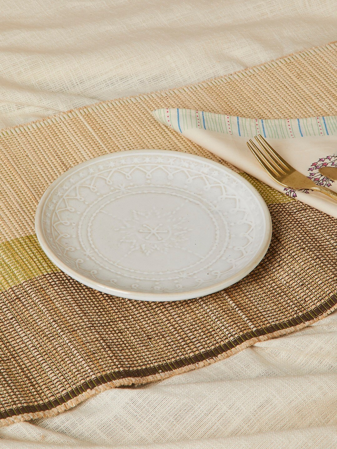 

Fabindia White Stoneware Idika Quater Plate