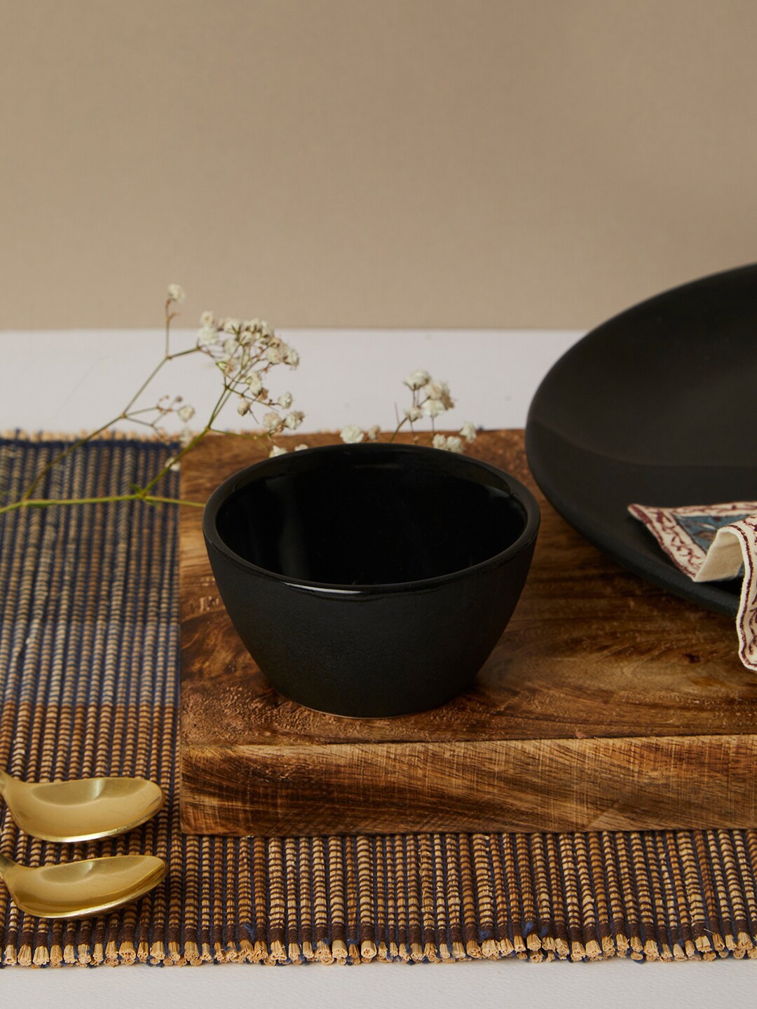 

Fabindia Black & 1 Pieces Stoneware Glossy Bowls