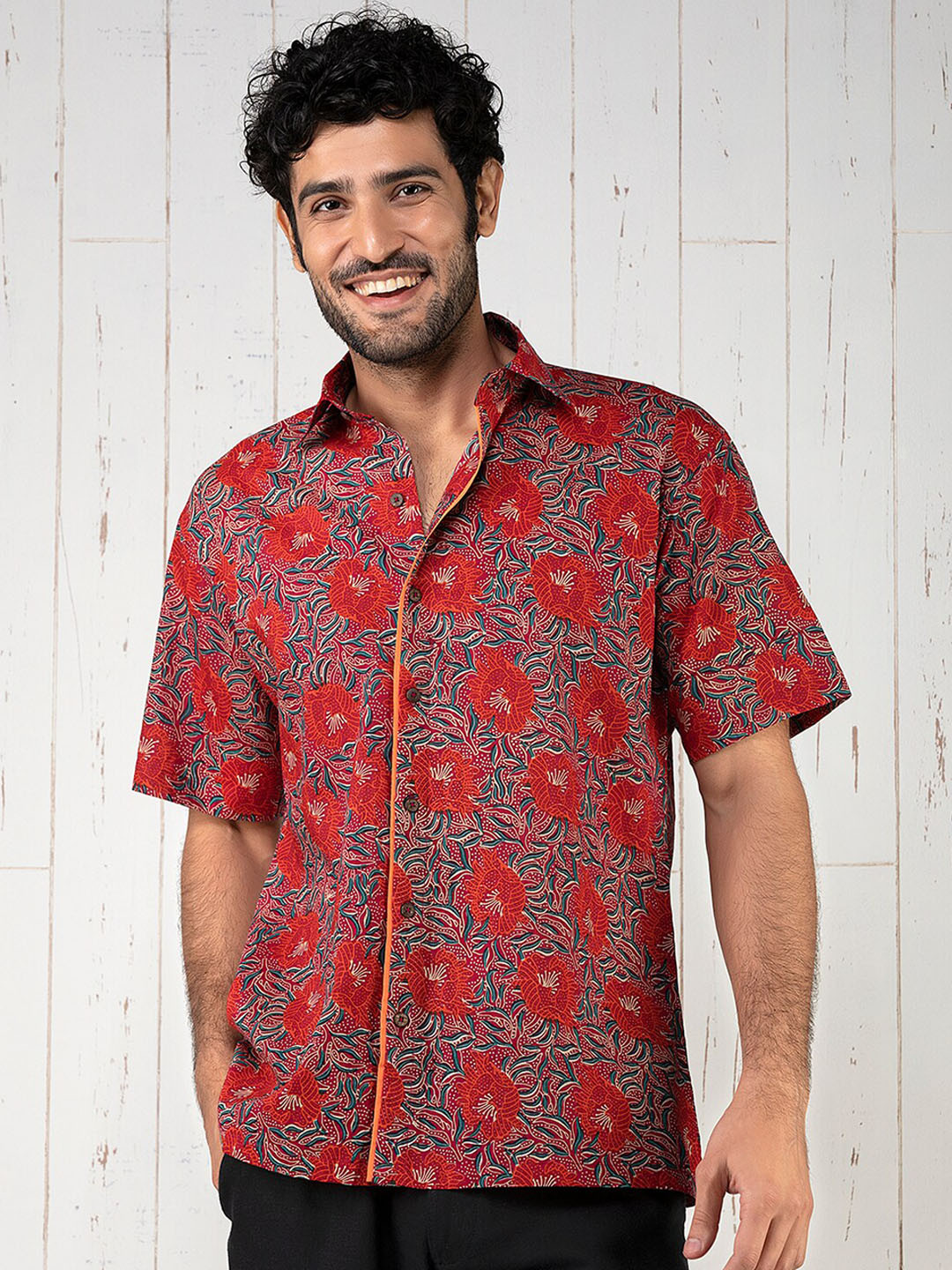 

INDIYUNG Men Red & fire brick Ethnic Motifs Printed Thread Work Kurta