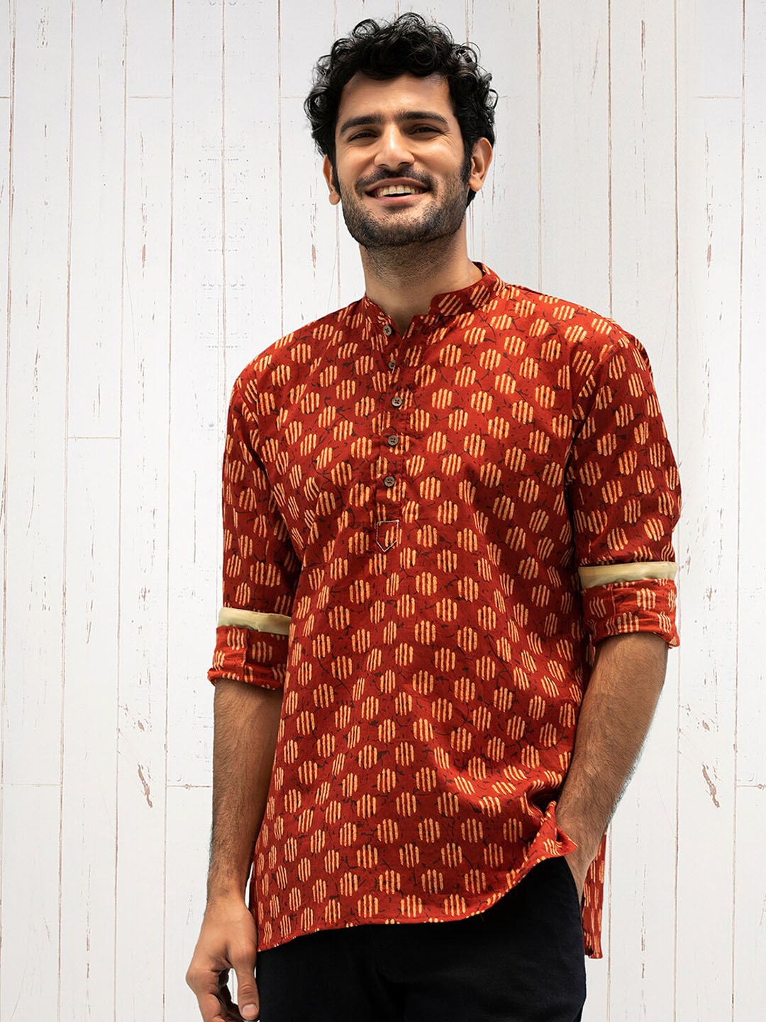 

INDIYUNG Men Red & falu red Ethnic Motifs Flared Sleeves Thread Work Kurta