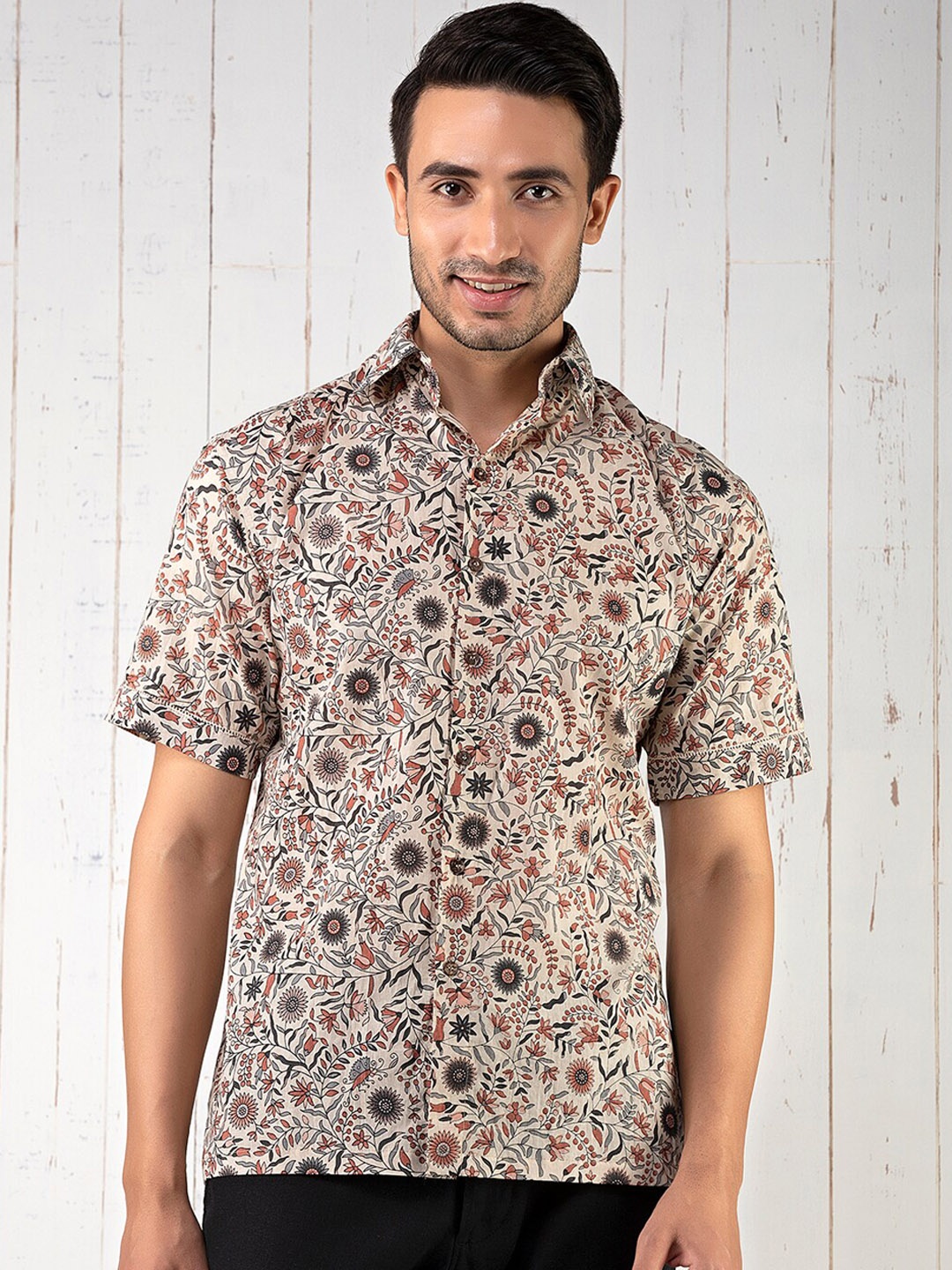 

INDIYUNG Men White Striped Kurta