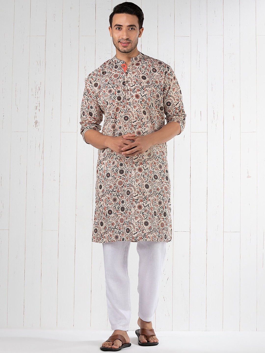

INDIYUNG Men White & hushed violet Floral Printed Kurta