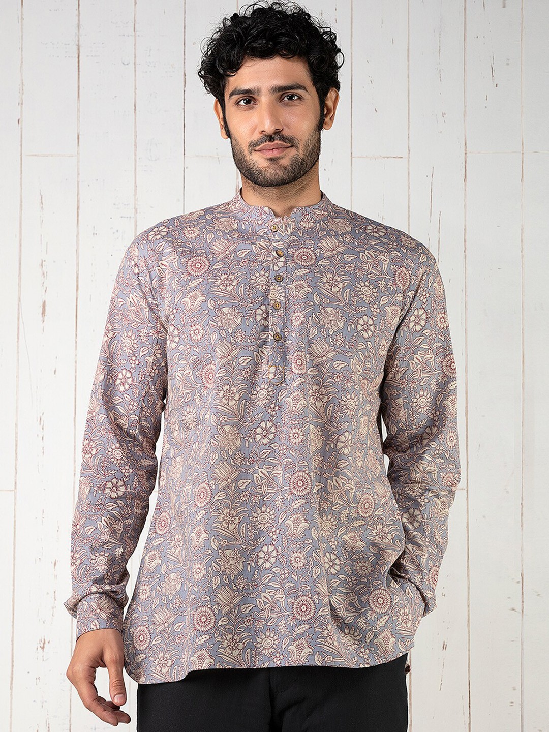 

INDIYUNG Men Blue Printed Kurta