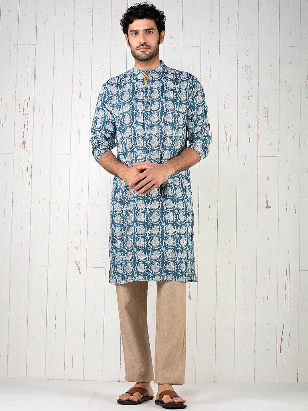 

INDIYUNG Men Purple & chinese white Printed Mirror Work Kurta