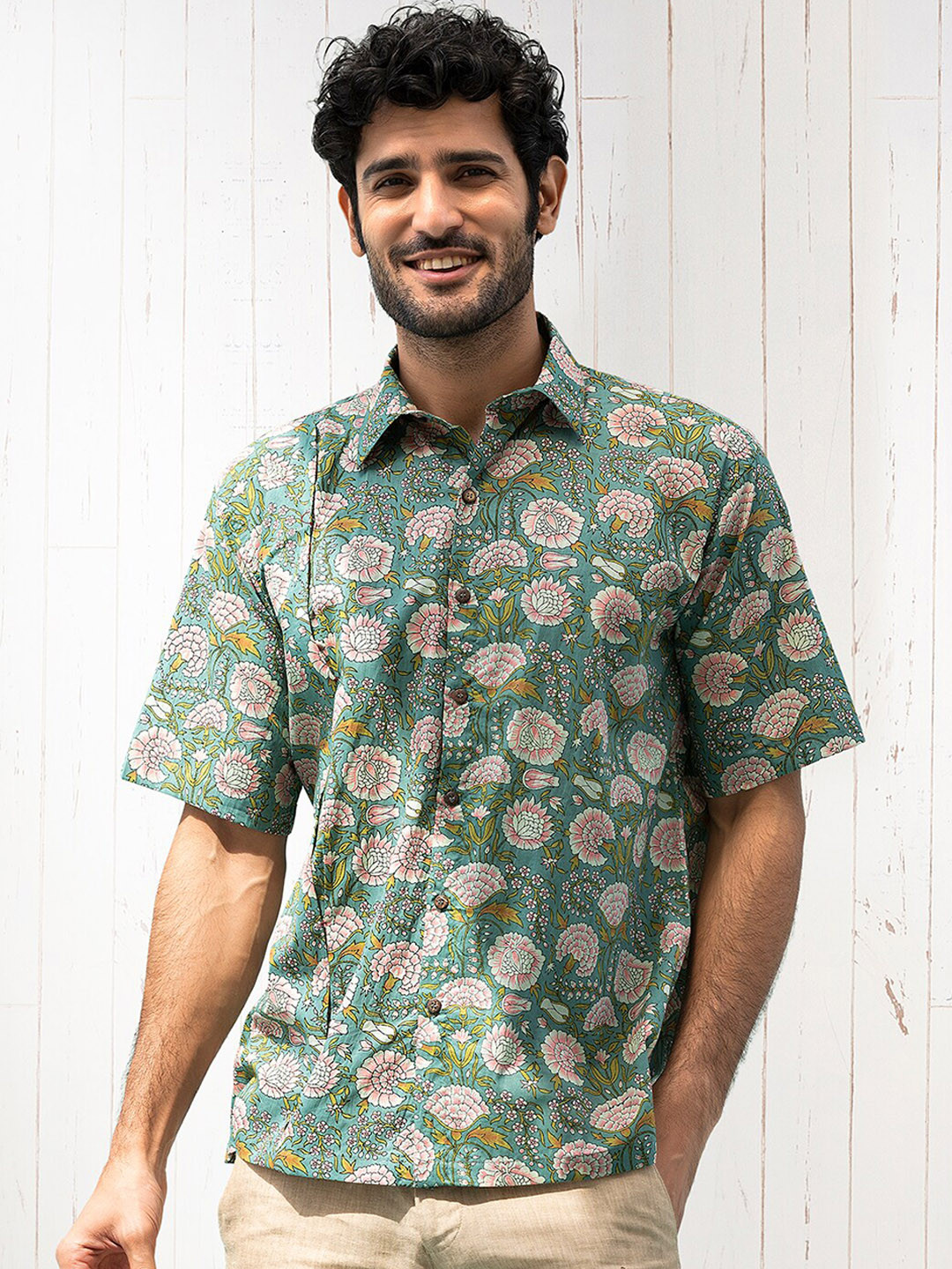 

INDIYUNG Men Green Printed Flared Sleeves Kurta