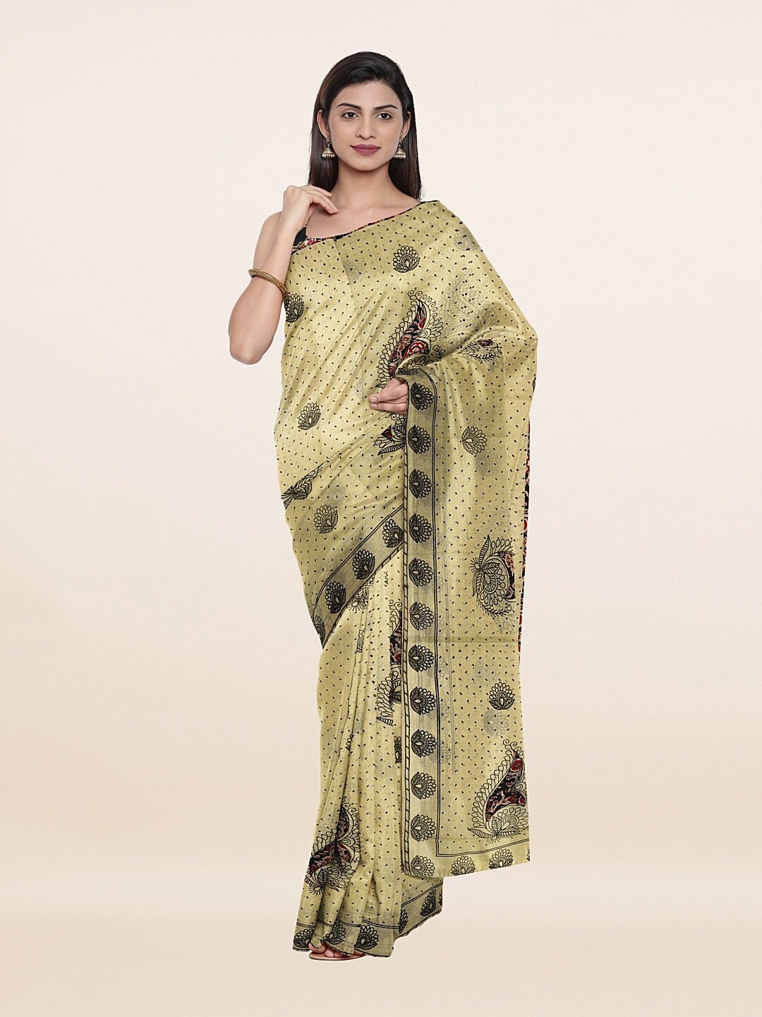 

Pothys Cream & Black Floral Printed Pure Cotton Saree