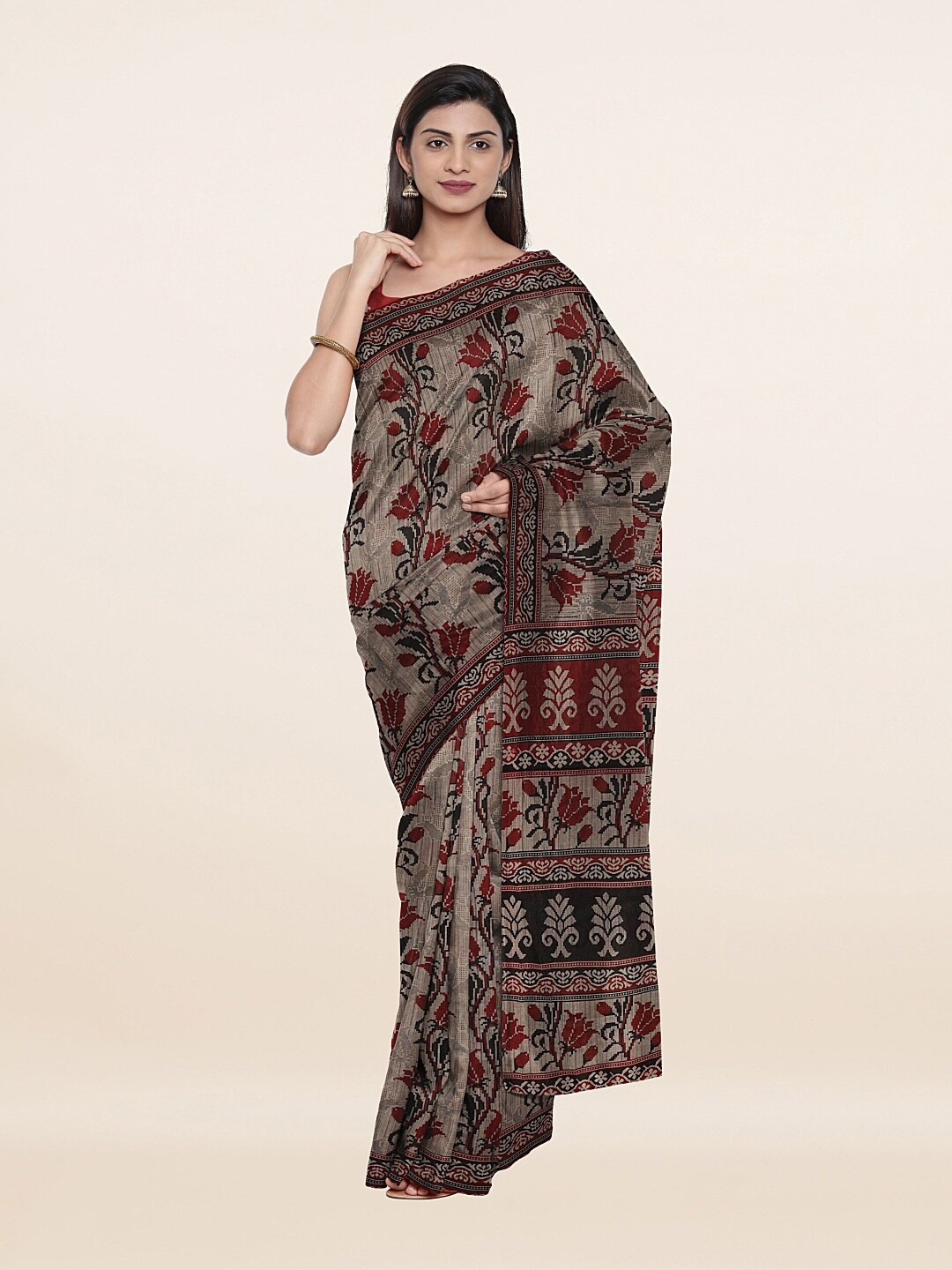 

Pothys Grey & Red Floral Pure Cotton Saree