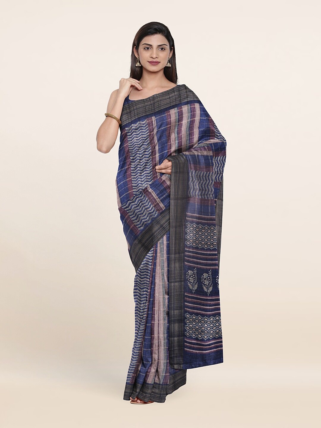 

Pothys Black & Cream-Coloured Floral Art Silk Saree