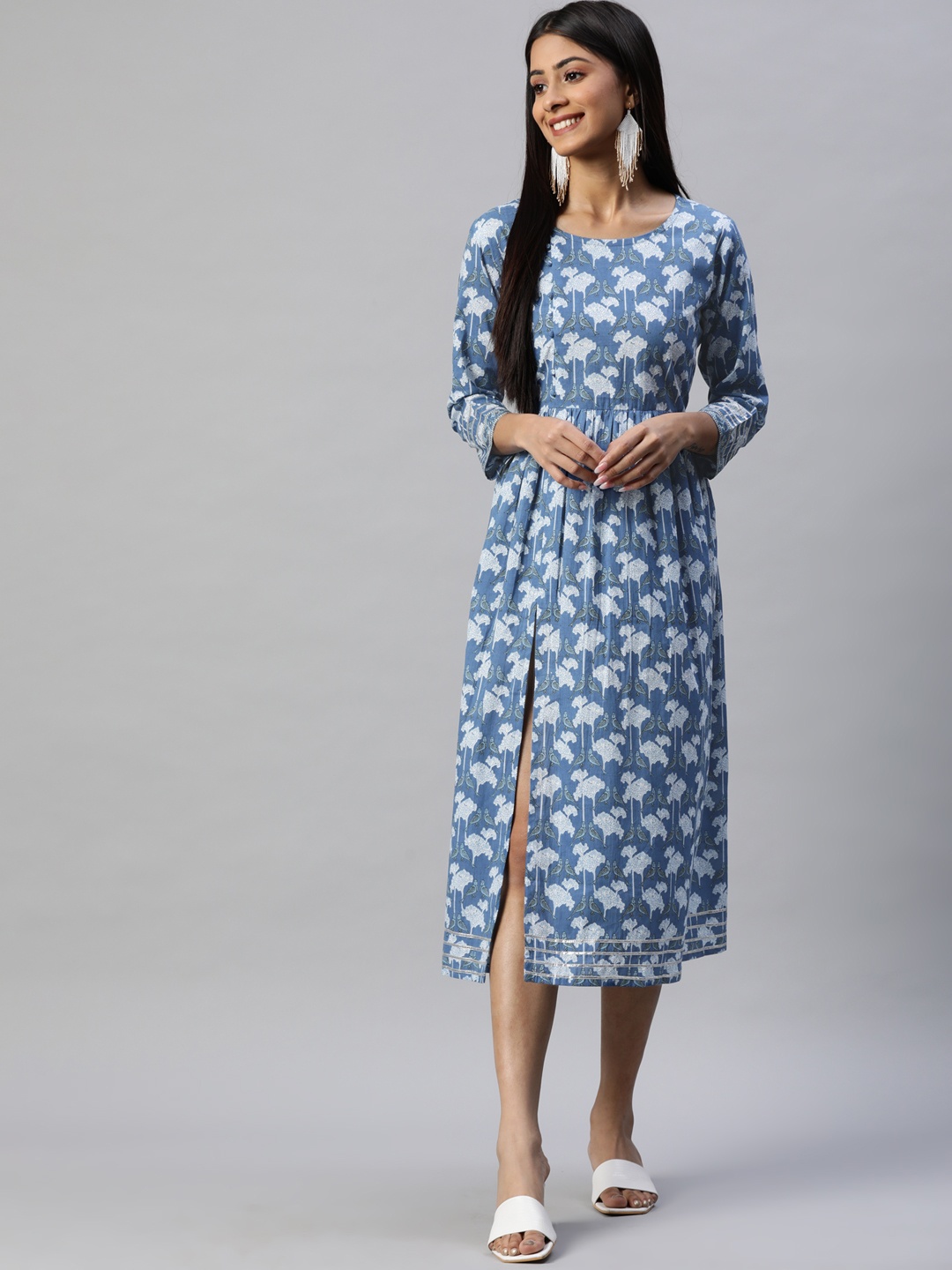 

RAJGRANTH Women Blue & White Printed Pure Cotton A-Line Midi Dress