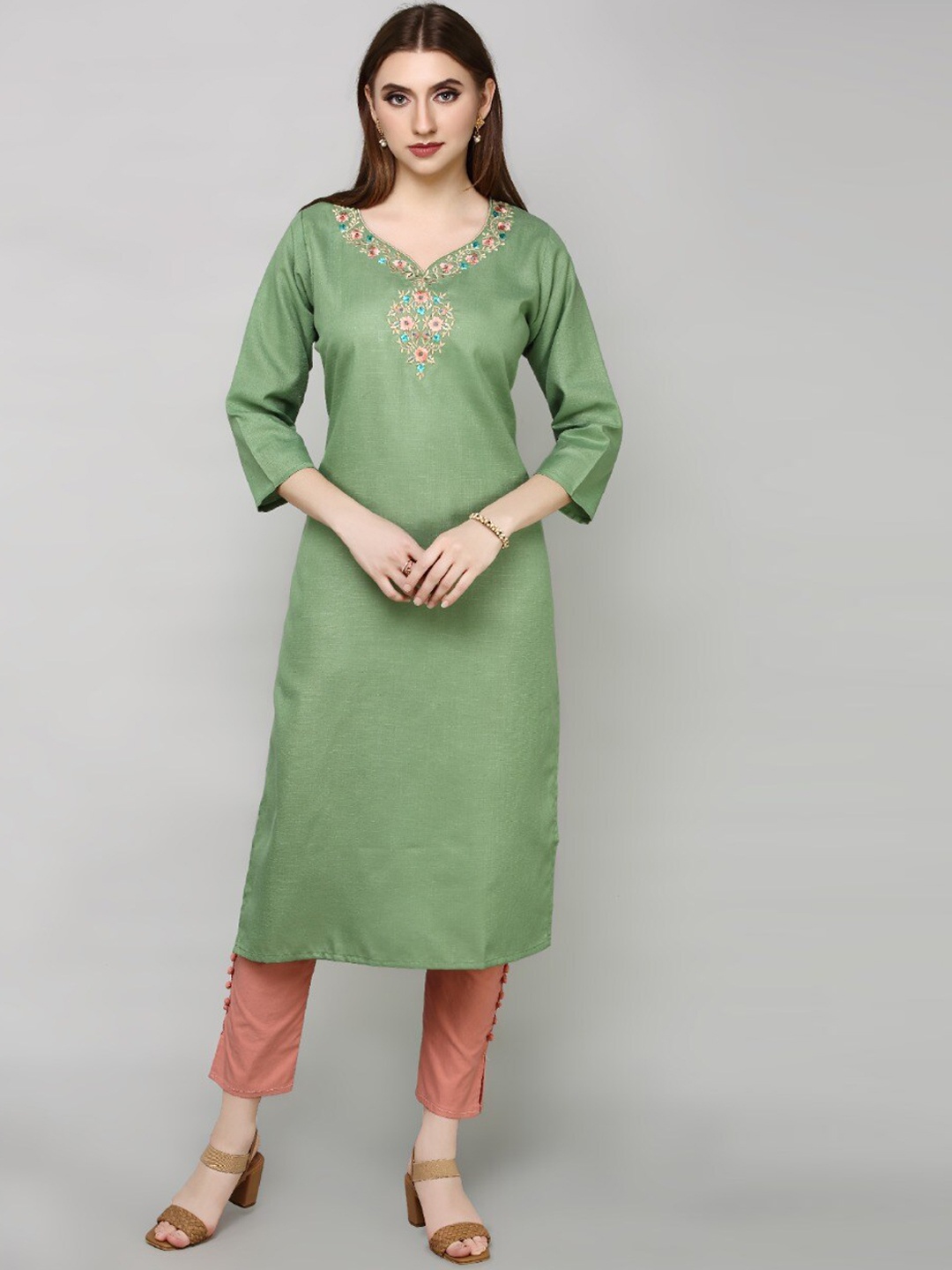 

HAVVA FASHION Women Green Flared Sleeves Thread Work Kurta