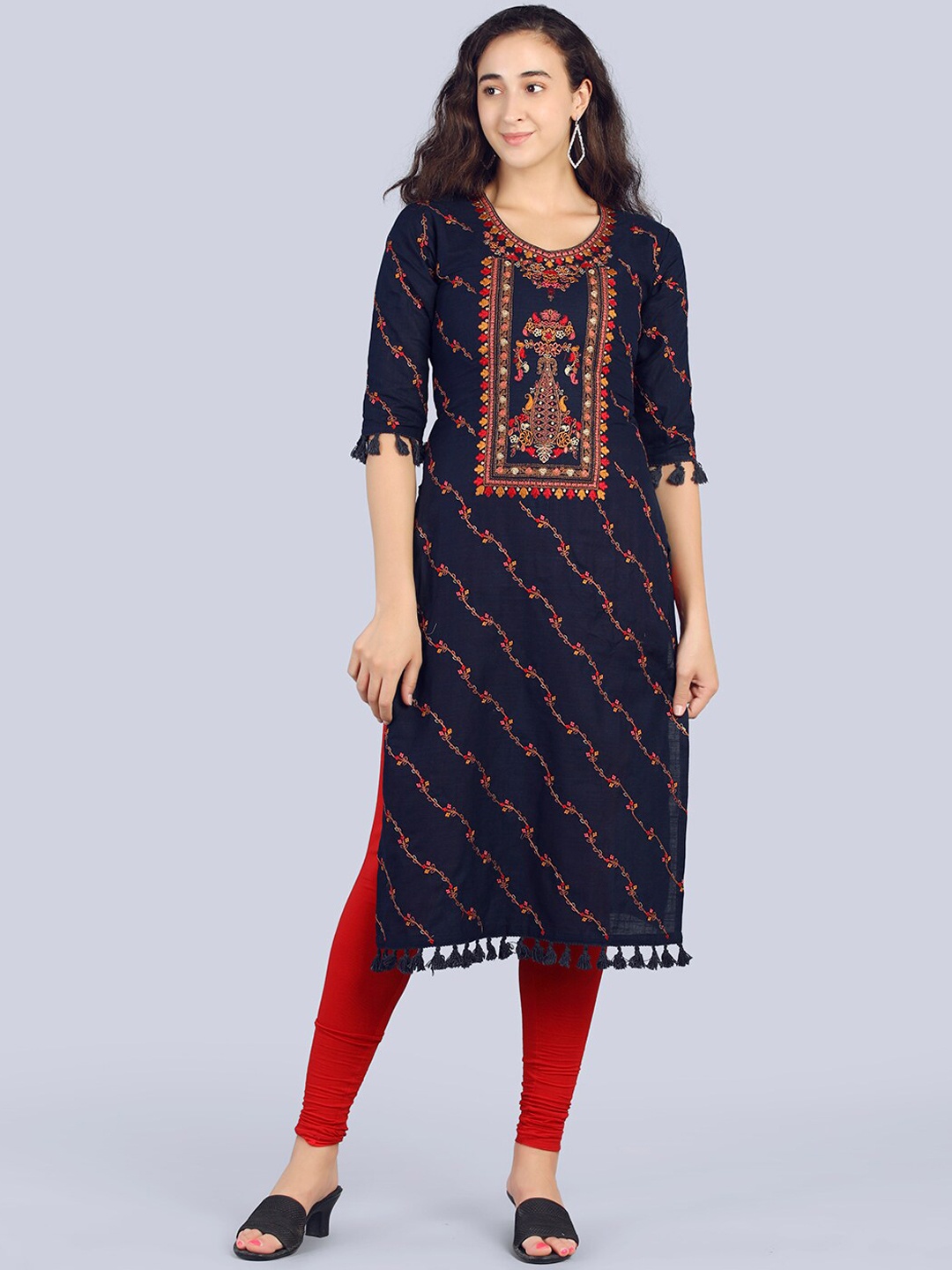 

Pakiza Women Blue Geometric Printed Thread Work Handloom Kurta