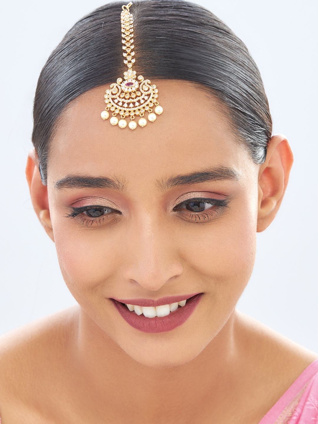 

Kushal's Fashion Jewellery Women Gold-Plated & Red Embellished Maang Tikka