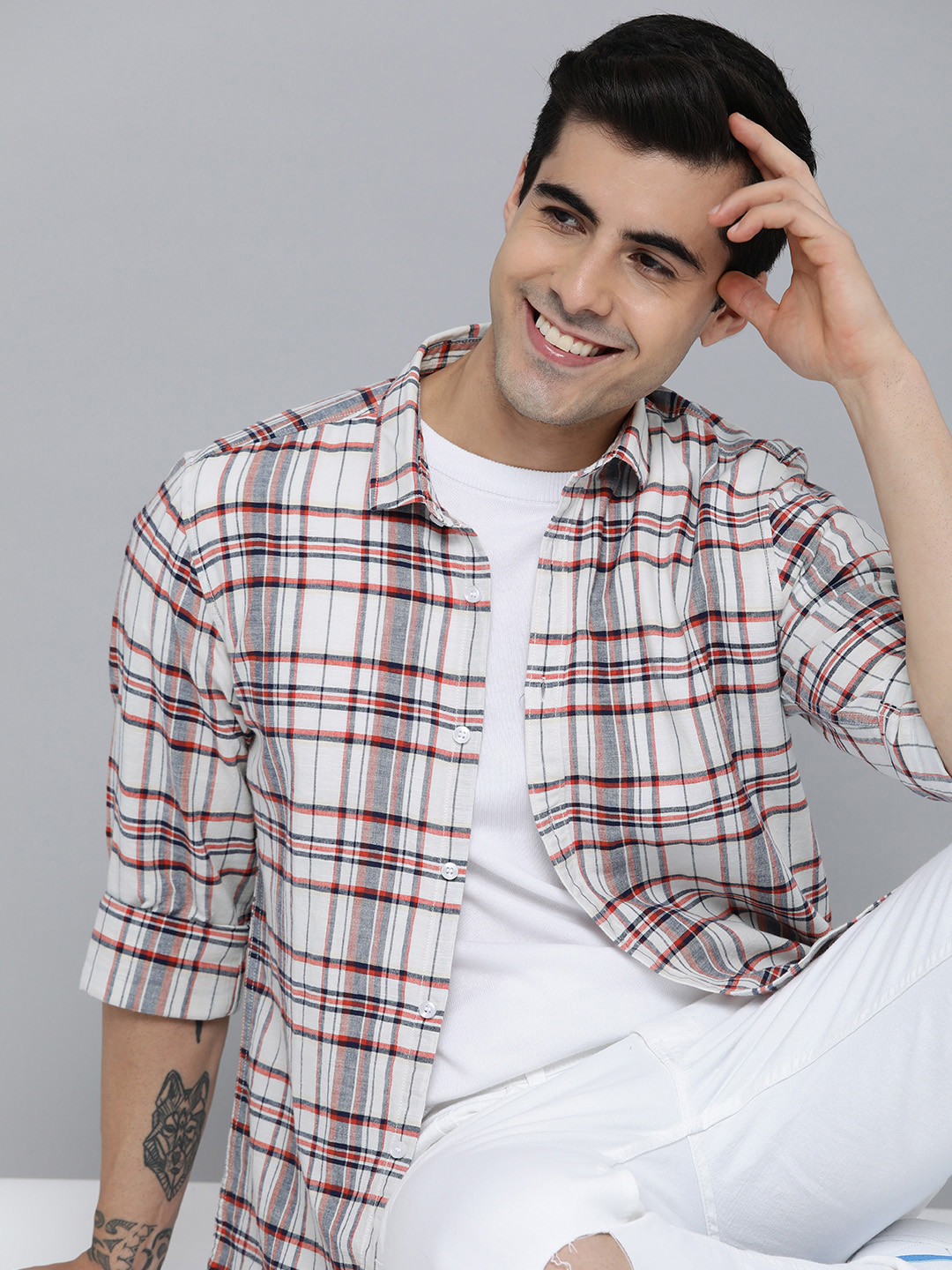 

Mast & Harbour Men White & Red Checked Cotton Linen Casual Shirt