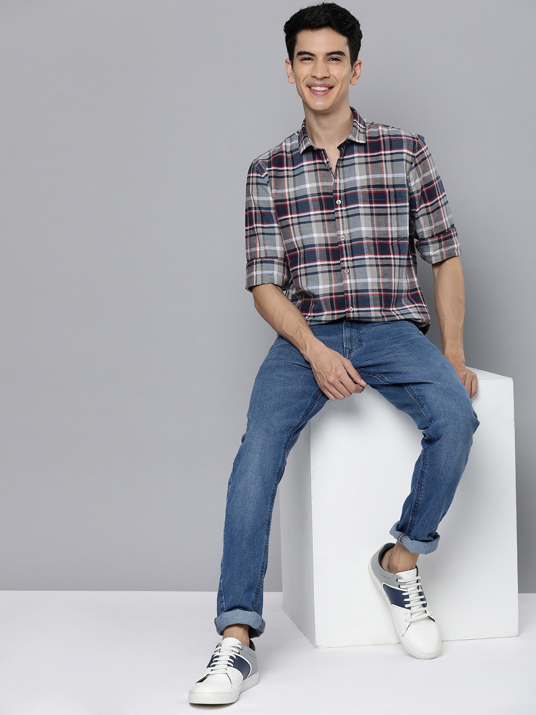 

Mast & Harbour Men Grey & Navy Blue Checked Cotton Linen Casual Shirt