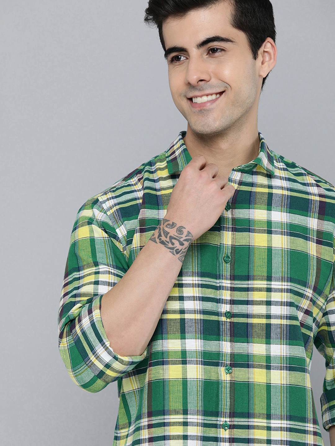 

Mast & Harbour Men Green Checked Cotton Linen Casual Shirt