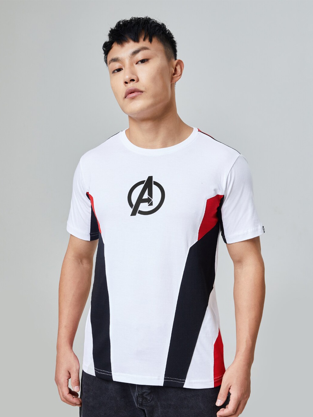 

The Souled Store Men White Avengers Colourblocked Applique T-shirt